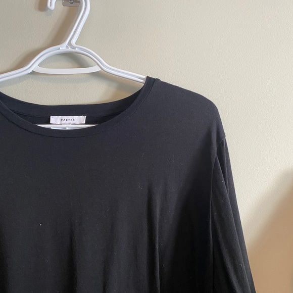 SOLD 💜 Black top - Picture 2 of 4